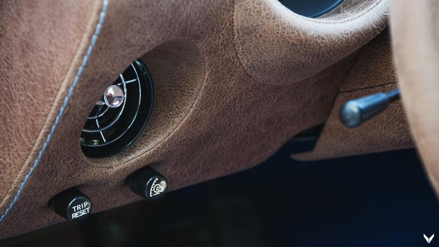 Детали интерьера Datsun 280Z by Vilner 2019 года  (фото 26 из 38)